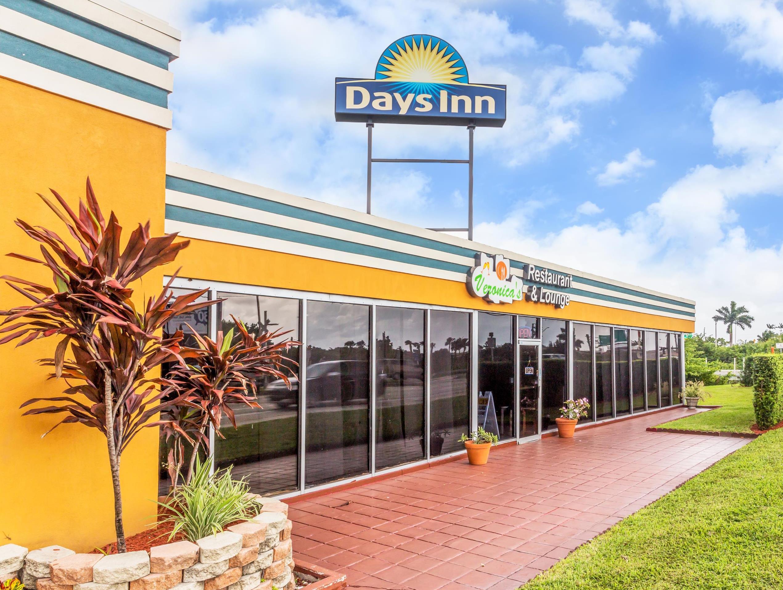 Days Inn By Wyndham Fort Lauderdale-Oakland Park Airport N Exterior photo
