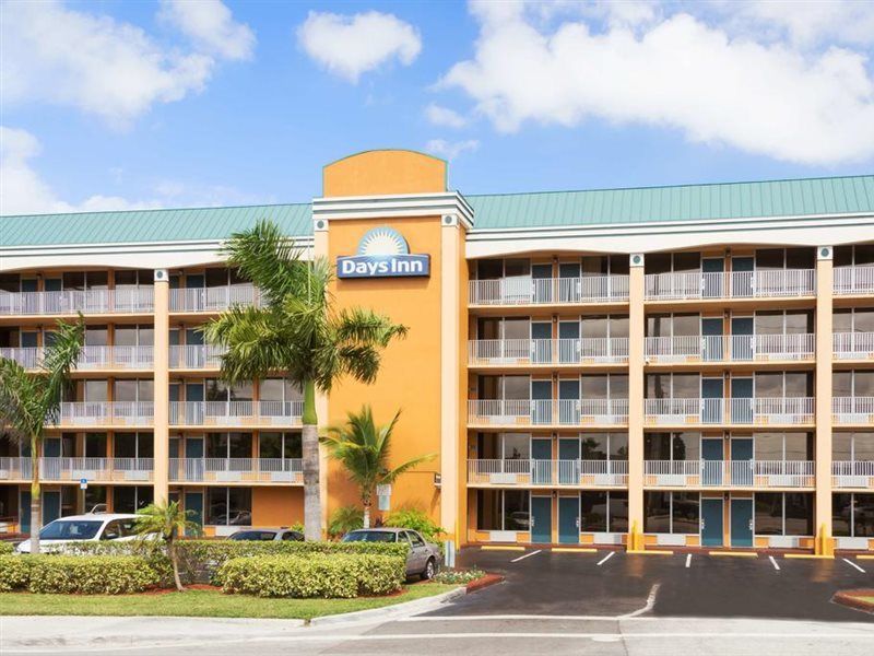 Days Inn By Wyndham Fort Lauderdale-Oakland Park Airport N Exterior photo
